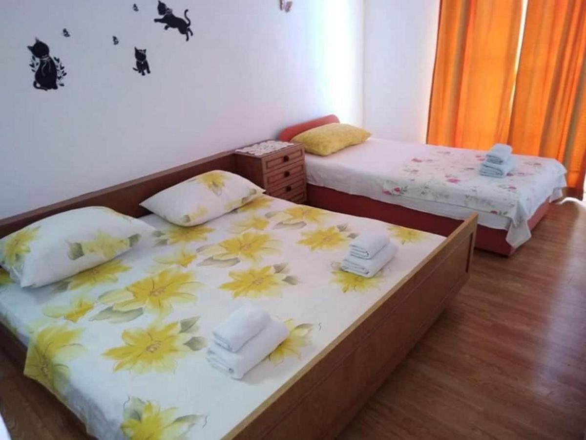 Apartments Miocic Ražanac Kültér fotó