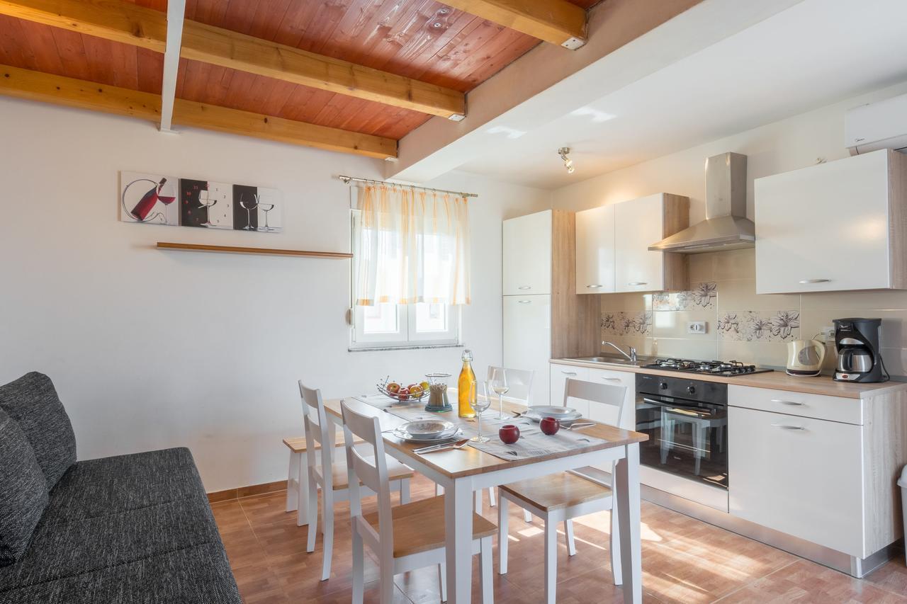 Apartments Miocic Ražanac Kültér fotó